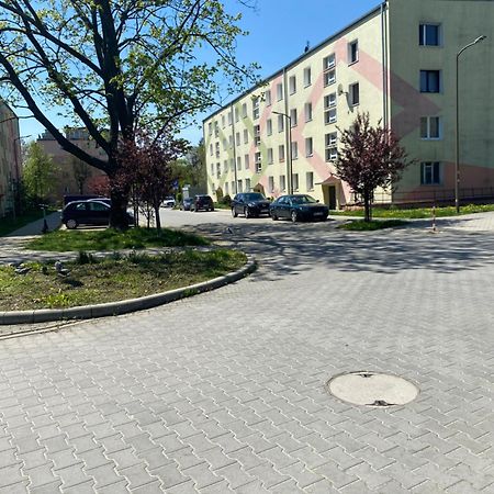 Nowoczesny Apartament W Dzierzoniowie - Parter - Balkon - Pokoj + Sypialnia Exterior photo