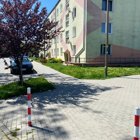 Nowoczesny Apartament W Dzierzoniowie - Parter - Balkon - Pokoj + Sypialnia Exterior photo