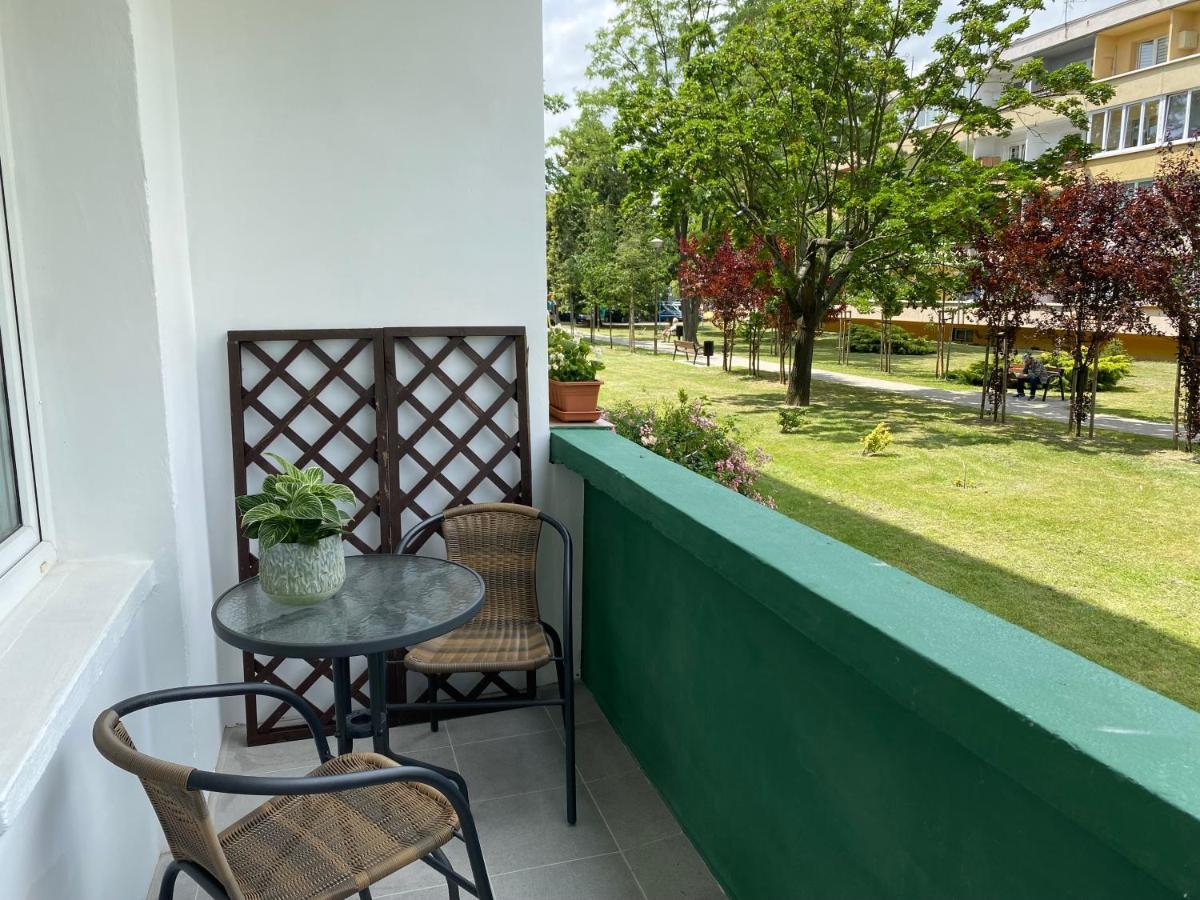 Nowoczesny Apartament W Dzierzoniowie - Parter - Balkon - Pokoj + Sypialnia Exterior photo
